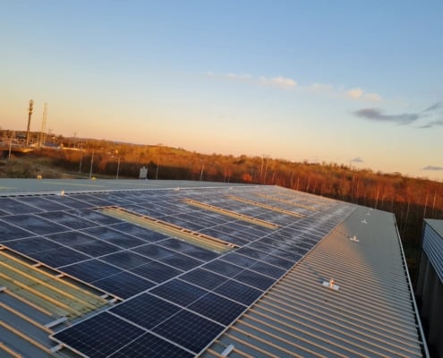 ISOTEC Solar ISOTRAP S23 Eğimli Çatı montaj sistemi referansı - Kosova