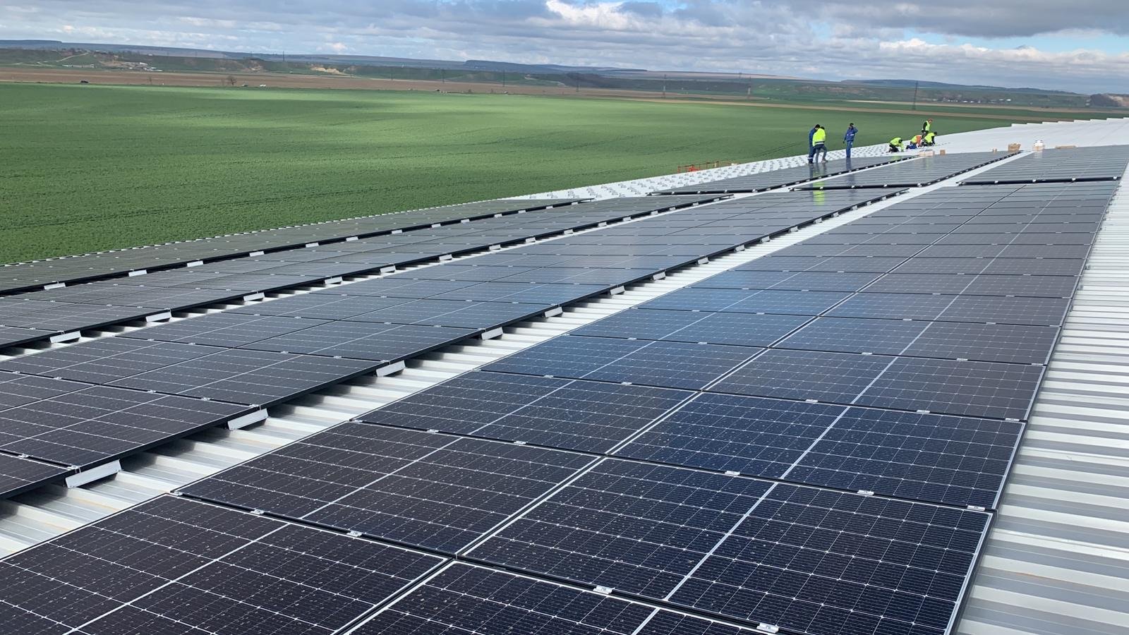 ISOTEC Solar ISOTRAP S60 Eğimli Çatı montaj sistemi referansı - Neamt, Romanya