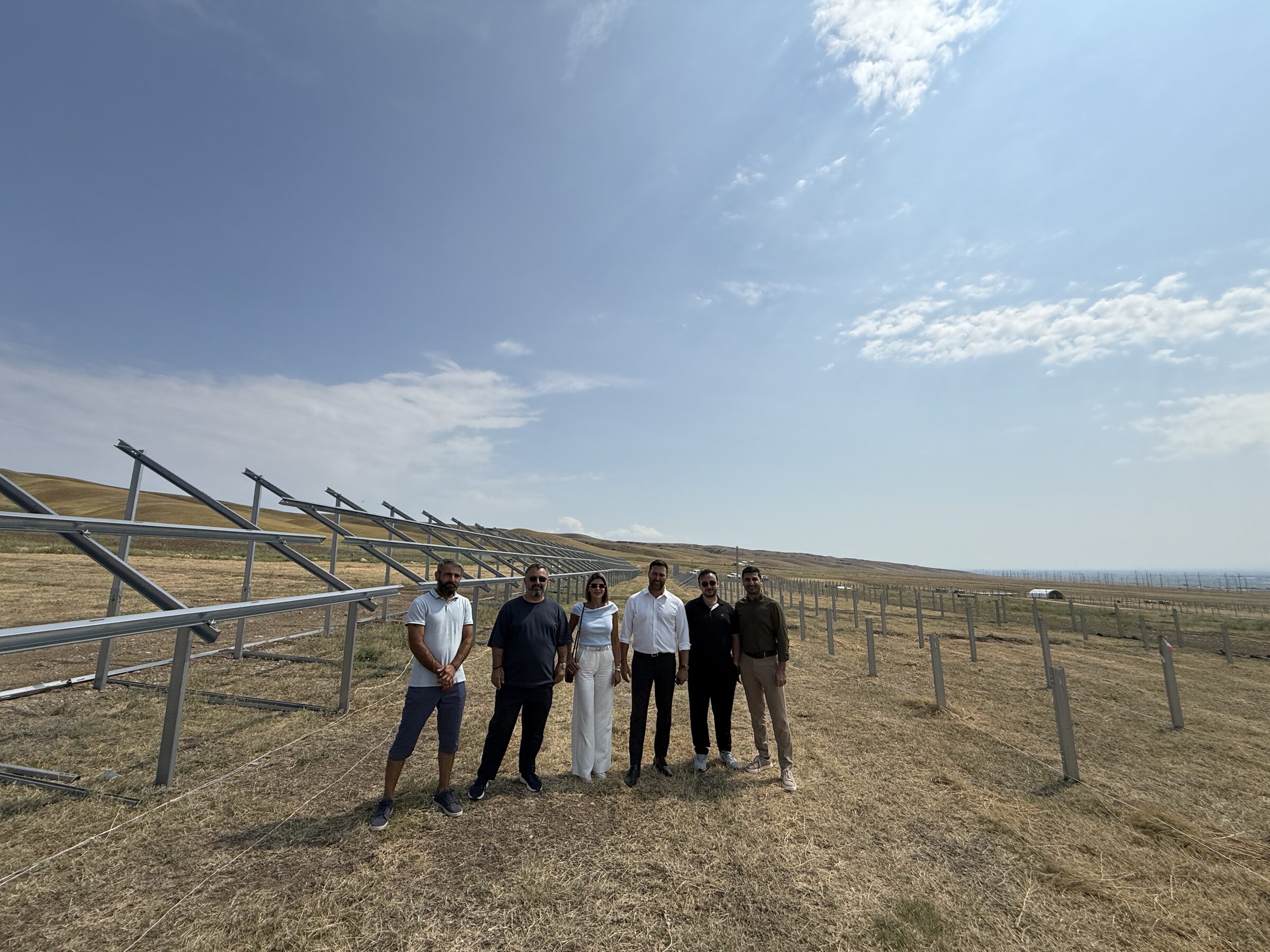 ISOTEC Solar ekibi ISOGROUND montaj sistemi sahasında - Gürcistan Marneuli